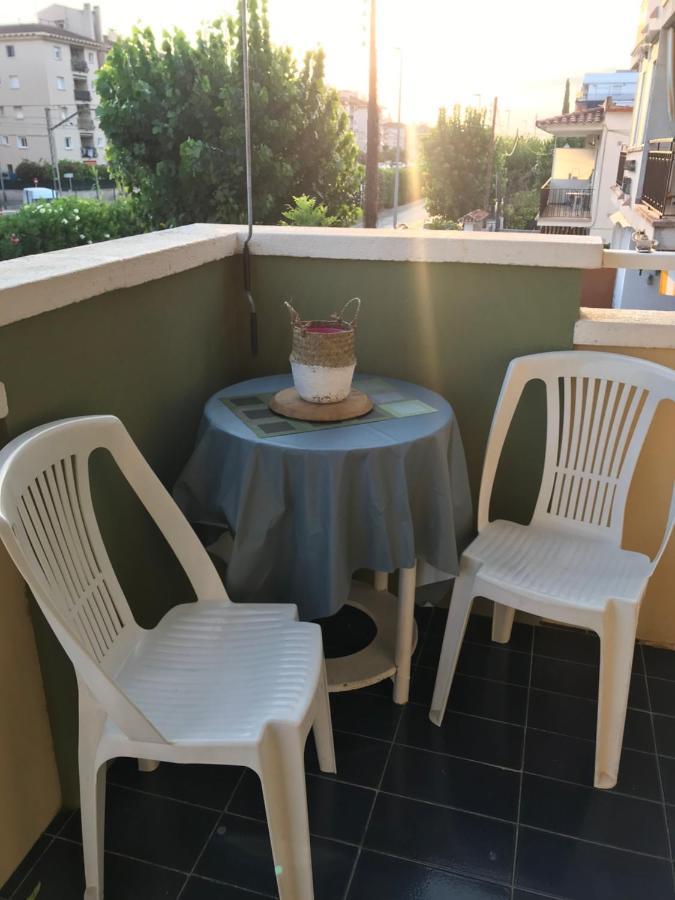 Segur De Calafell Vacation Apartment Bagian luar foto